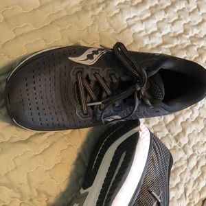 Saucony Womens sneakers size 8